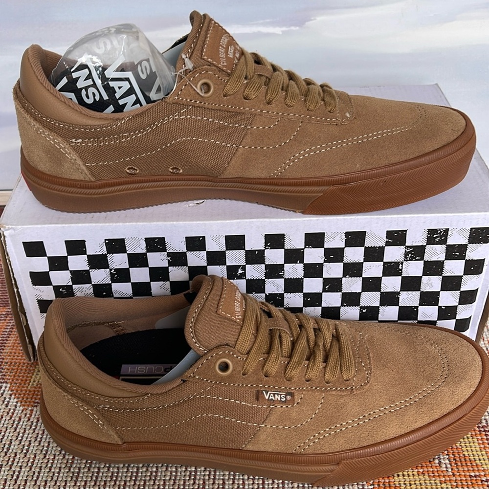 Vans WMNS Gilbert Crockett
Brown/Gum
VN0A5JIFB7G
Sneakers - Picture 2 of 16